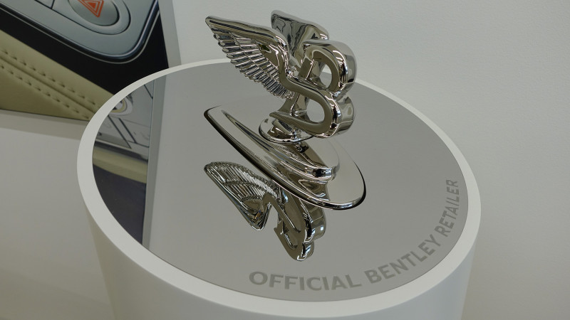 Nagy szó, hogy már Magyarországon is van hivatalos Bentley márkaképviselet – galéria